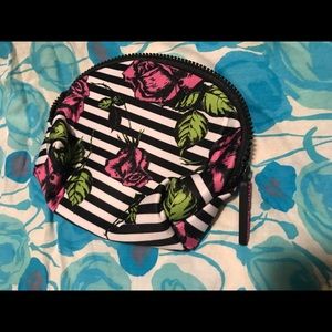 (NWOT) Floral Betsey Johnson Cosmetic Bag